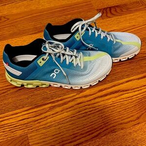 On Cloudflow Women’s Sneakers